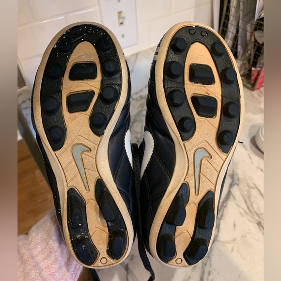 ✨✨Nike kids cleats‎ size 12✨✨ - Picture 2 of 3